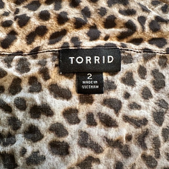 Torrid Black and Tan Leopard Button Down Shirt - Picture 2 of 4